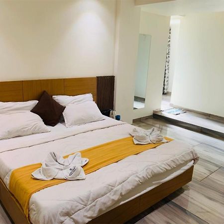 Shree Murlidhar Guest House Surat Eksteriør billede
