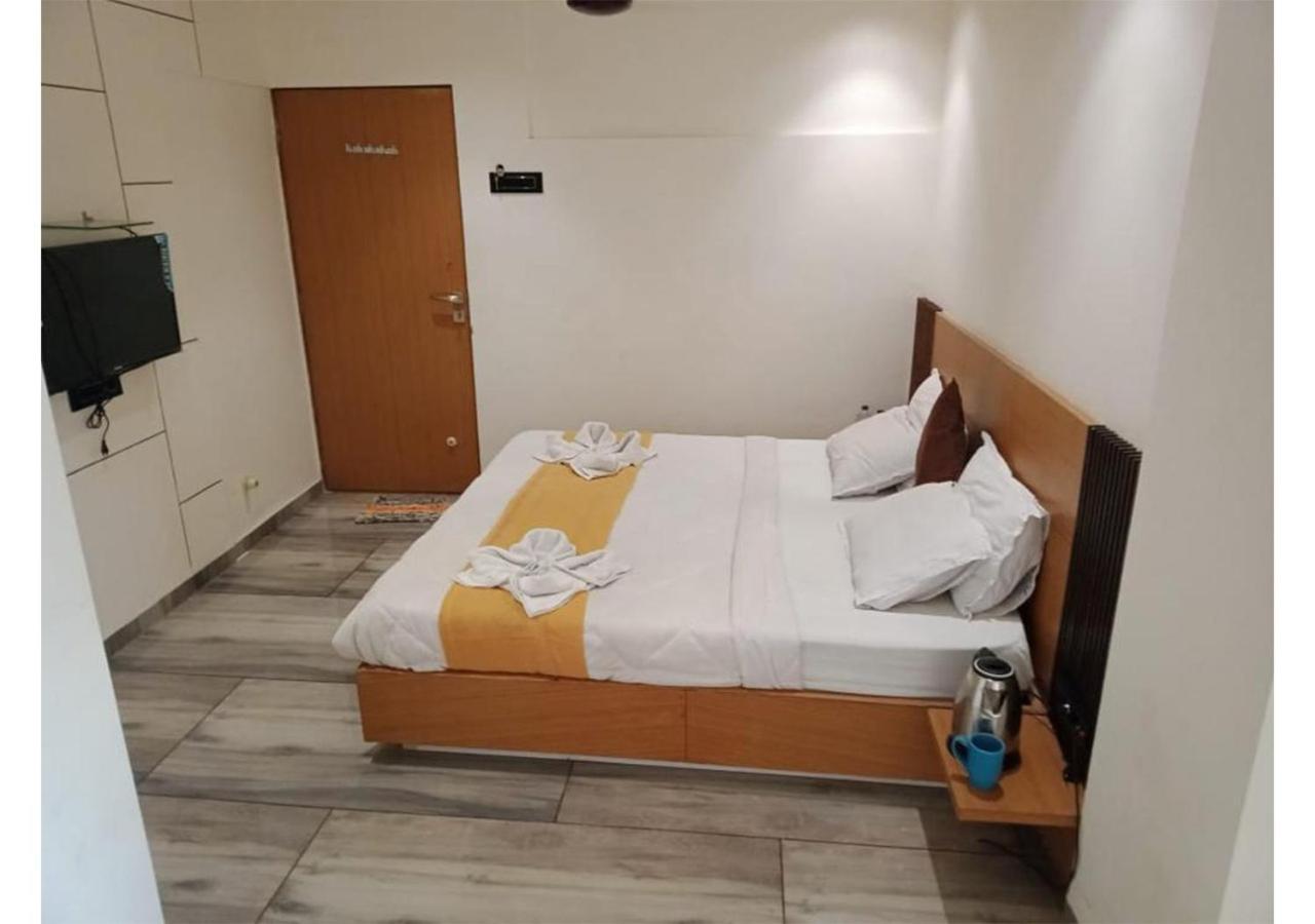 Shree Murlidhar Guest House Surat Eksteriør billede
