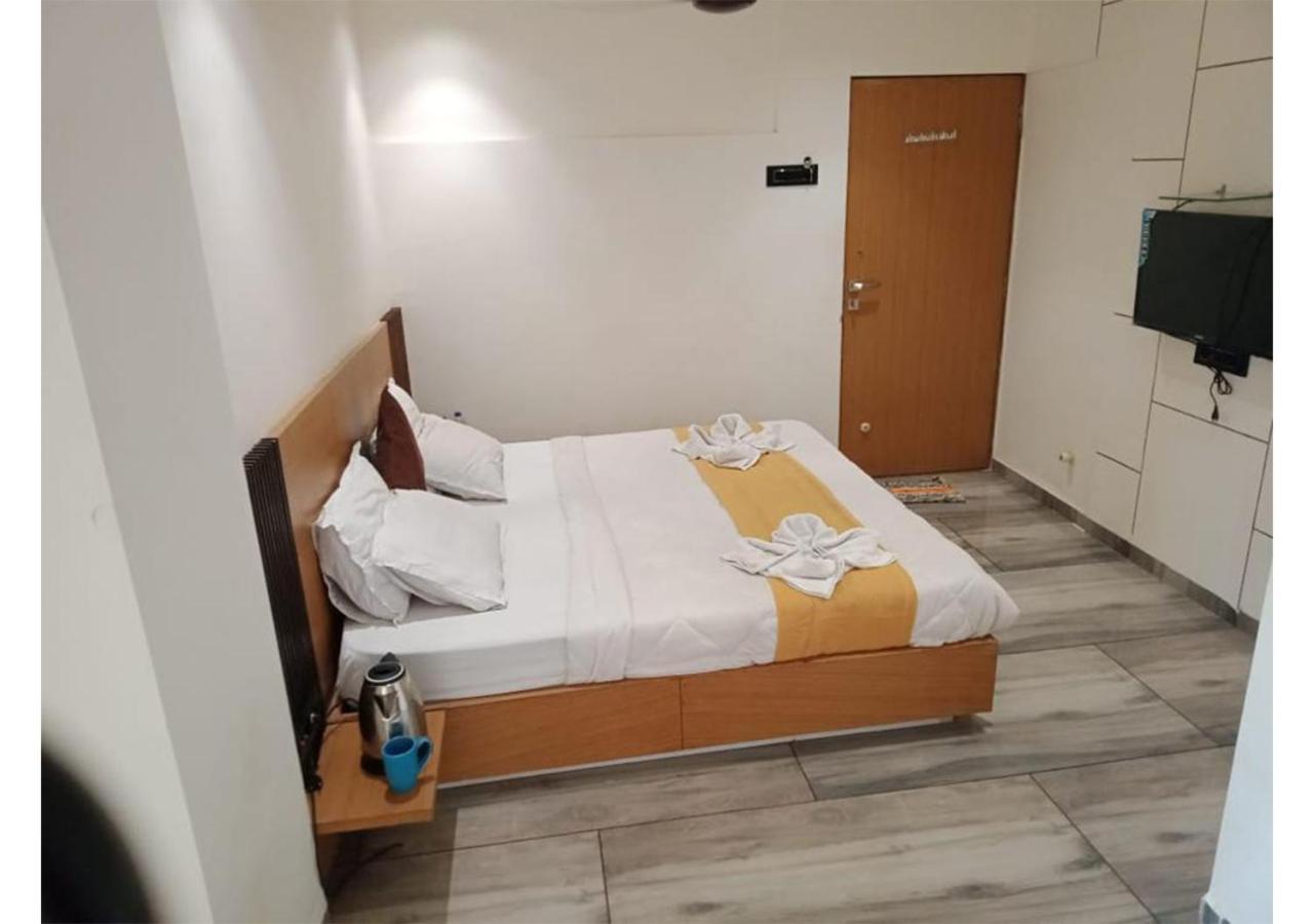 Shree Murlidhar Guest House Surat Eksteriør billede