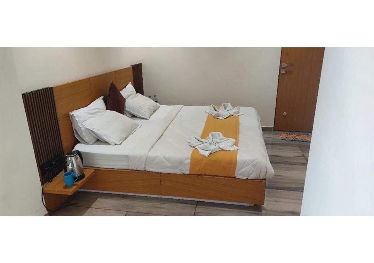 Shree Murlidhar Guest House Surat Eksteriør billede