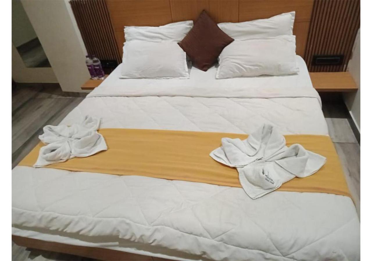 Shree Murlidhar Guest House Surat Eksteriør billede